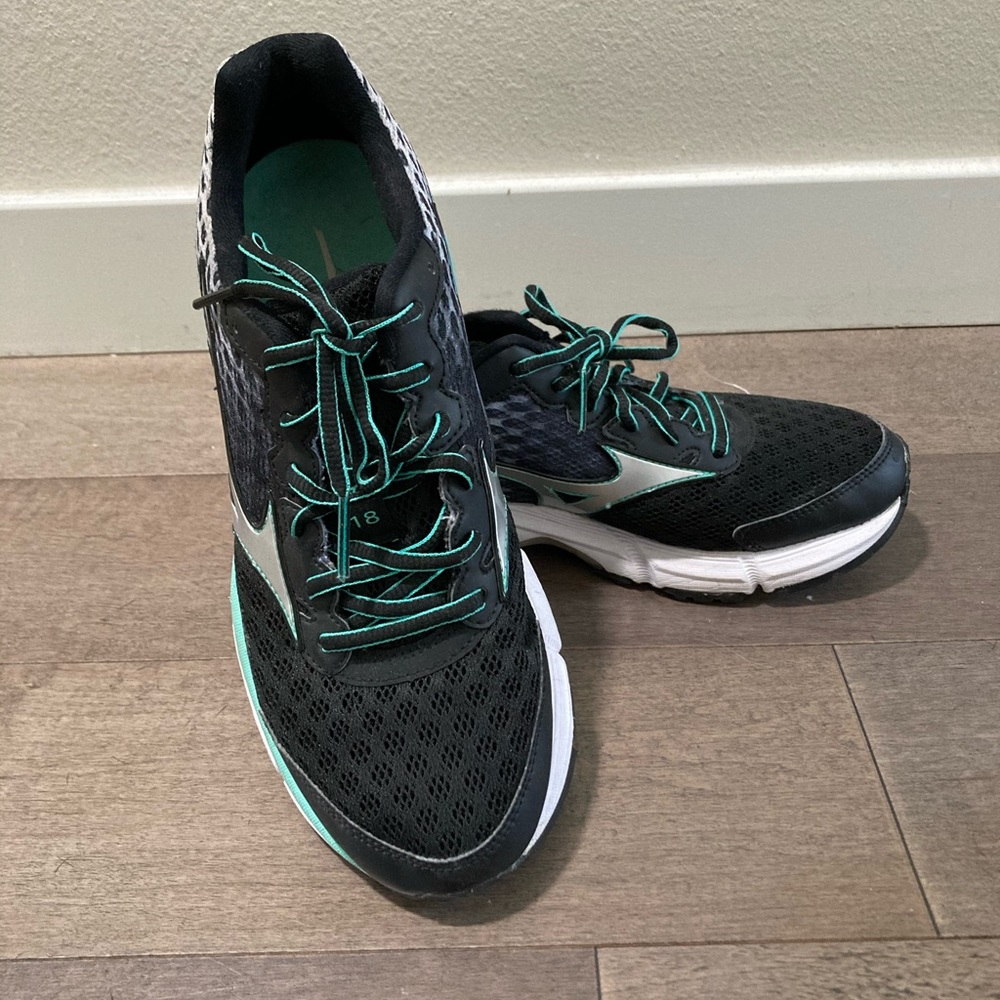 Mizuno Wave Rider Running Shoes